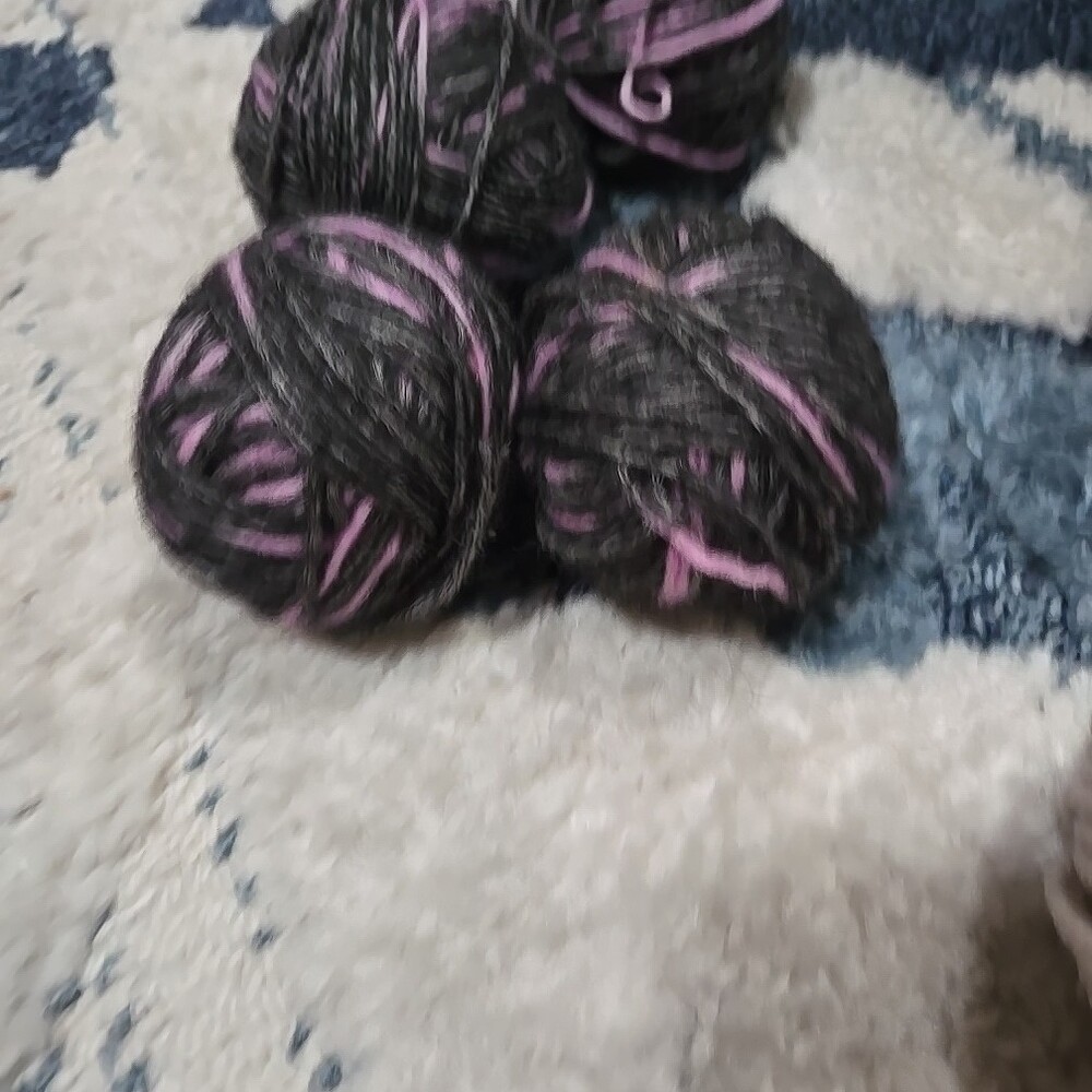 Drops Andes, Sierra Yarn & WAK Yarn Lot - Gray with Pink & Burgundy - Picture 7 of 7